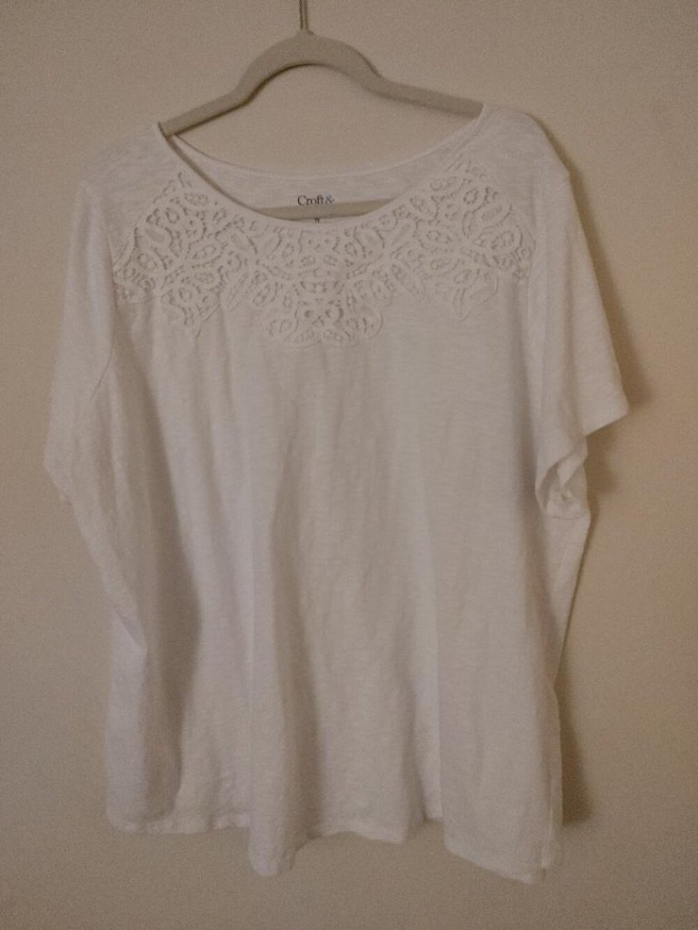 Croft & Barrow 2x White Shirt-Sleeved T-Shirt